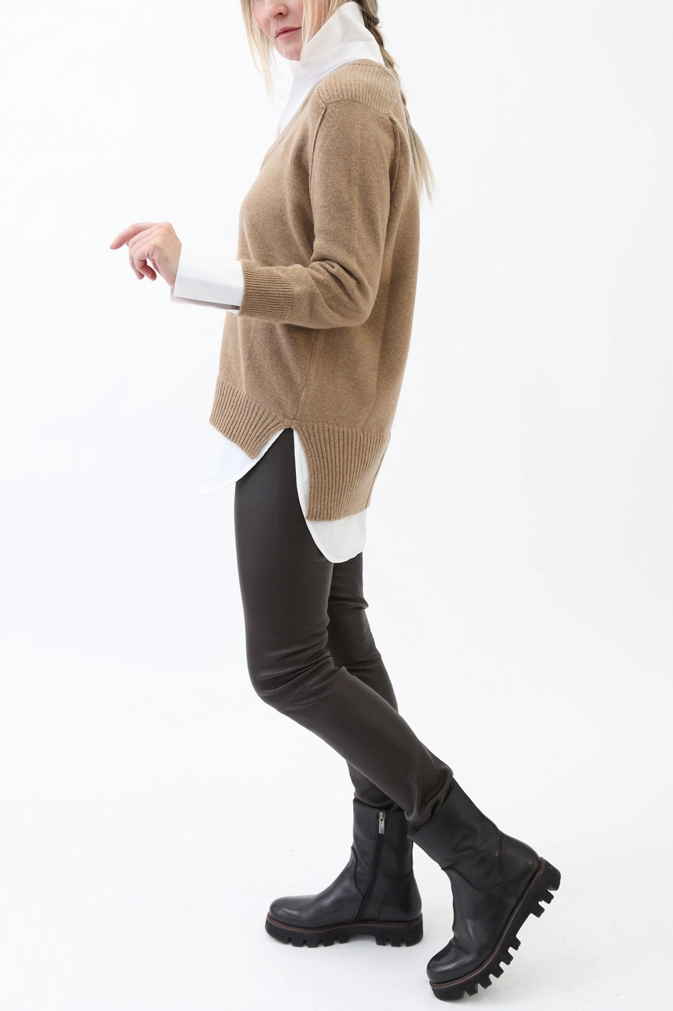 VINNIE SHIRTED V-NECK SWEATER IN FINE ITALIAN STRETCH POPLIN
