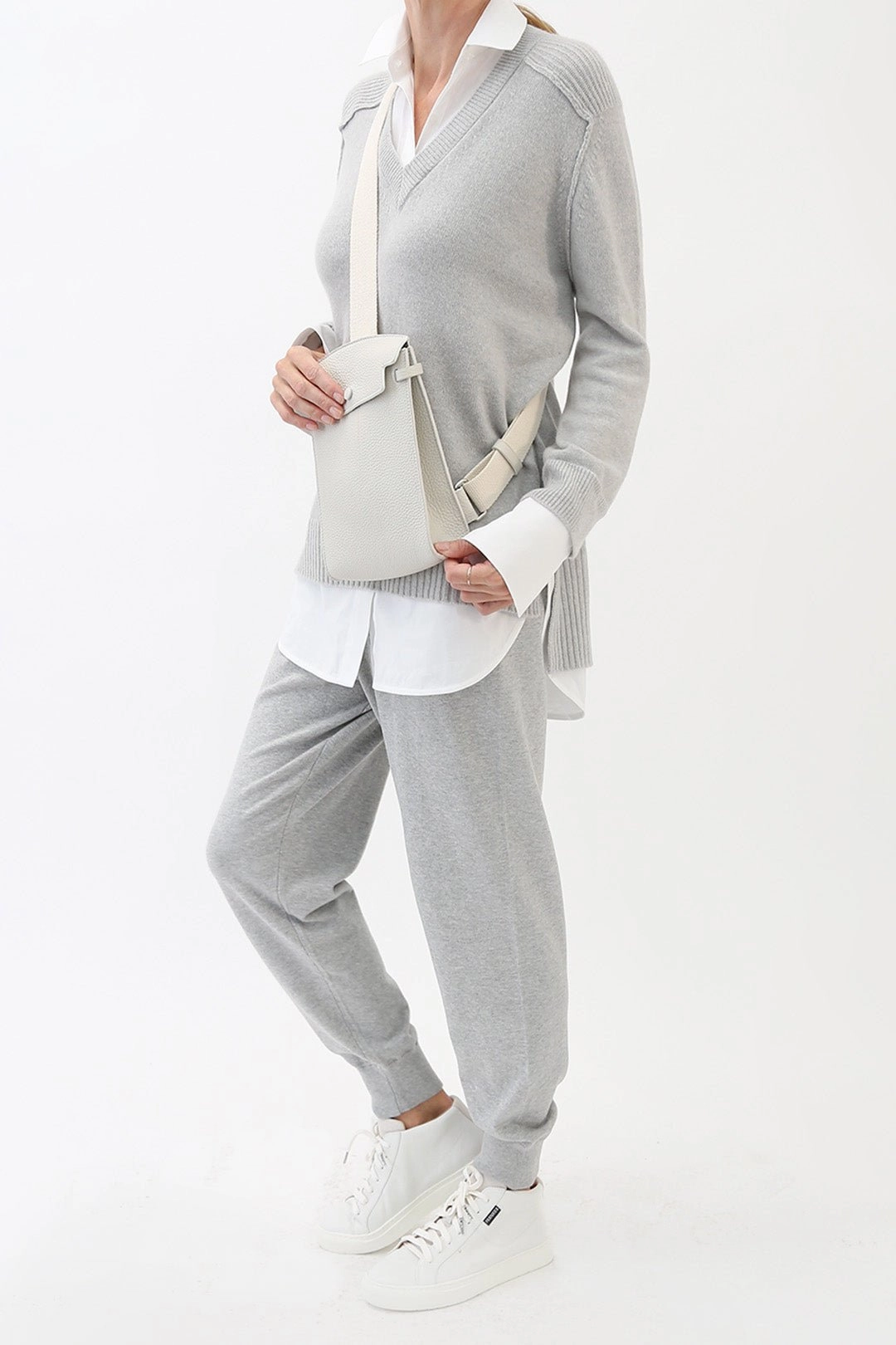 VINNIE SHIRTED V-NECK SWEATER IN FINE ITALIAN STRETCH POPLIN